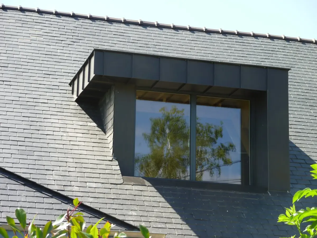 transformation-toiture-lucarne-zinc-baie-vitree